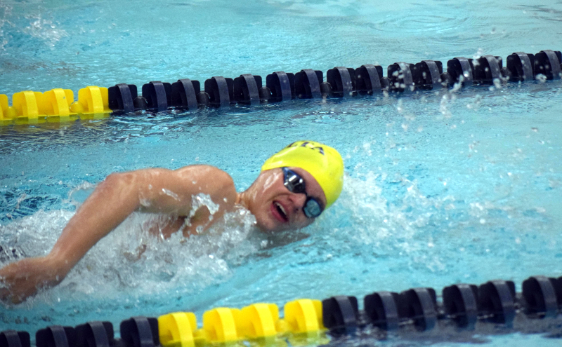 Swimmer powers through water